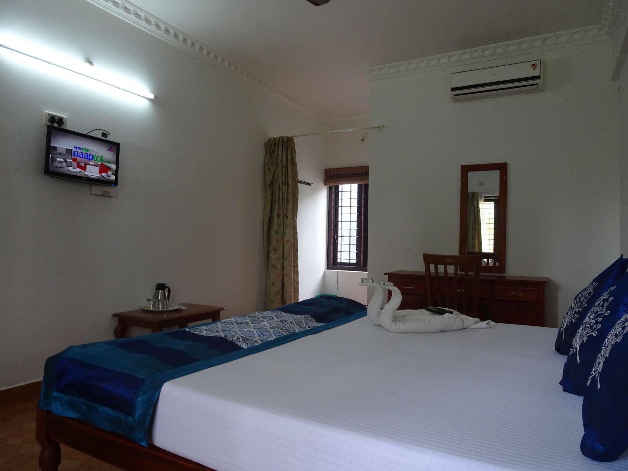 Cosy Regency Bed & Breakfast Alappuzha Exterior photo
