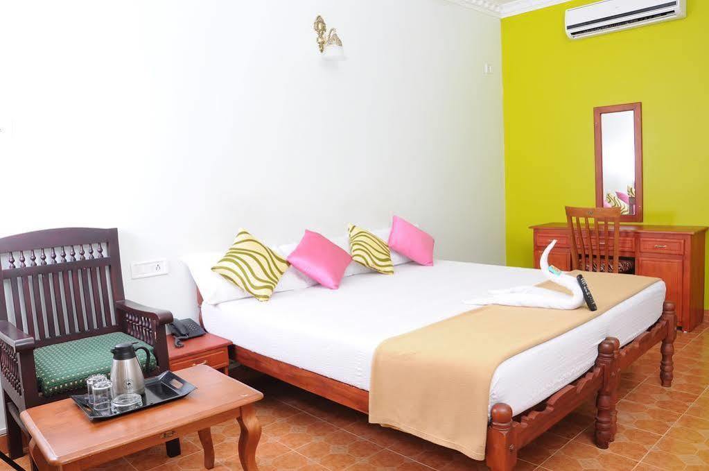 Cosy Regency Bed & Breakfast Alappuzha Exterior photo