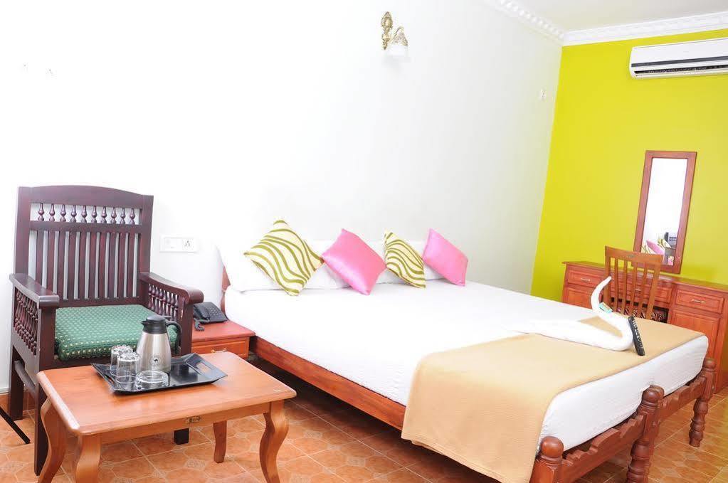 Cosy Regency Bed & Breakfast Alappuzha Exterior photo